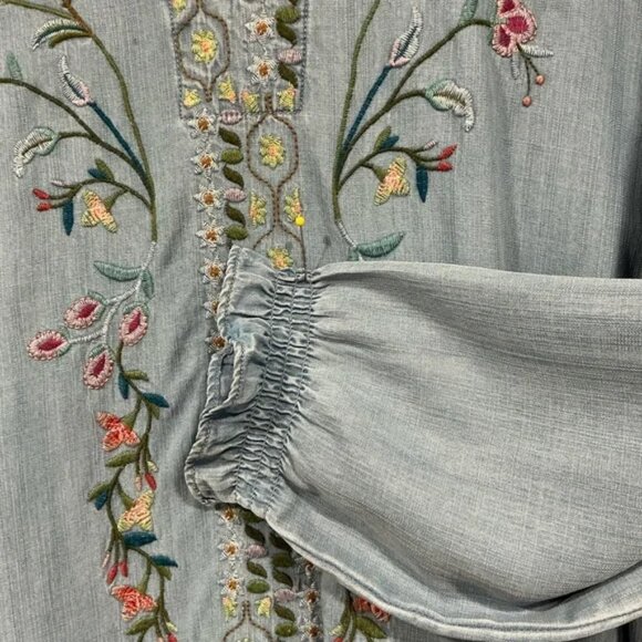 Embroidered Blue Floral Women's Top - Picture 4 of 7